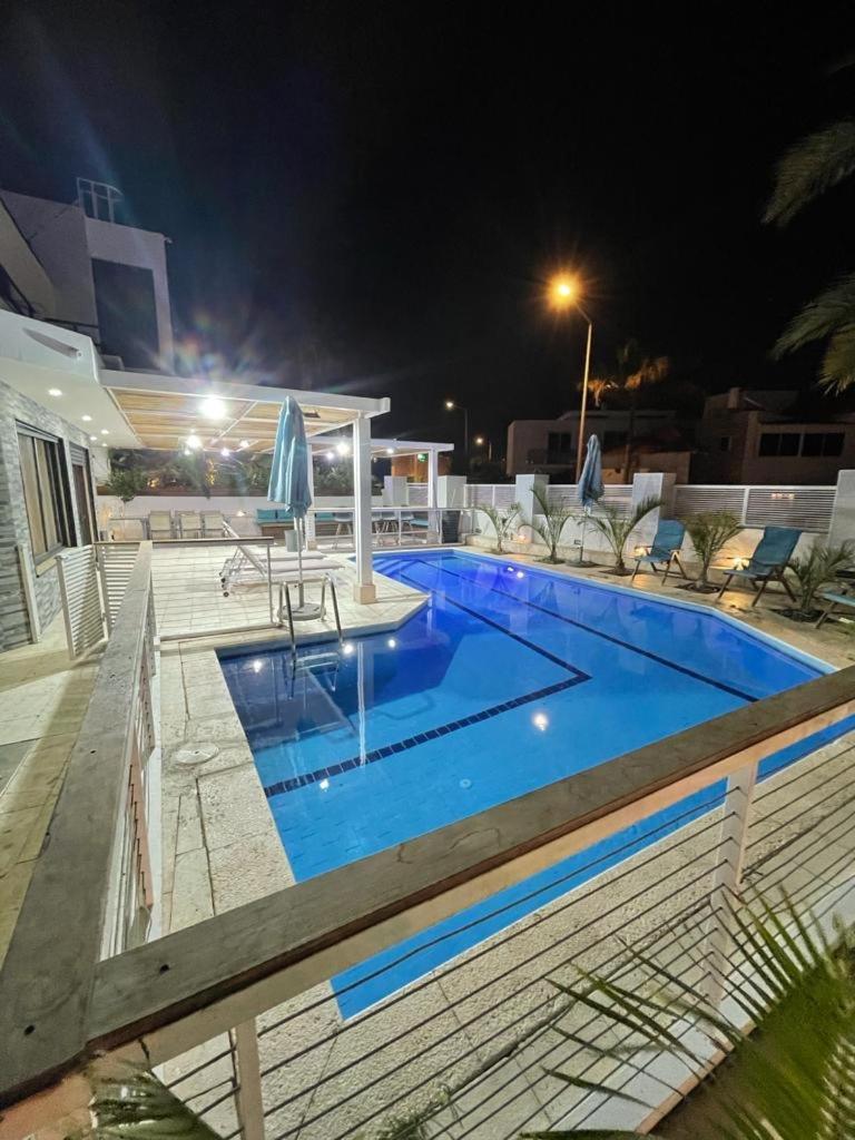 White-design Eilat