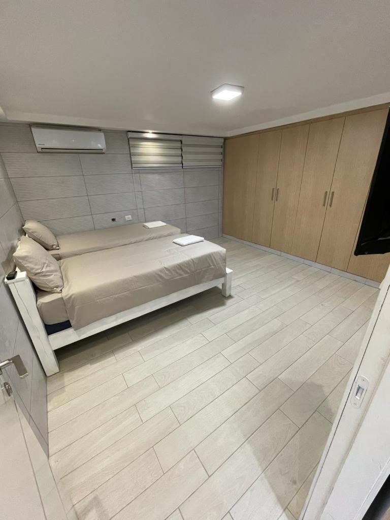 White-design Villa *